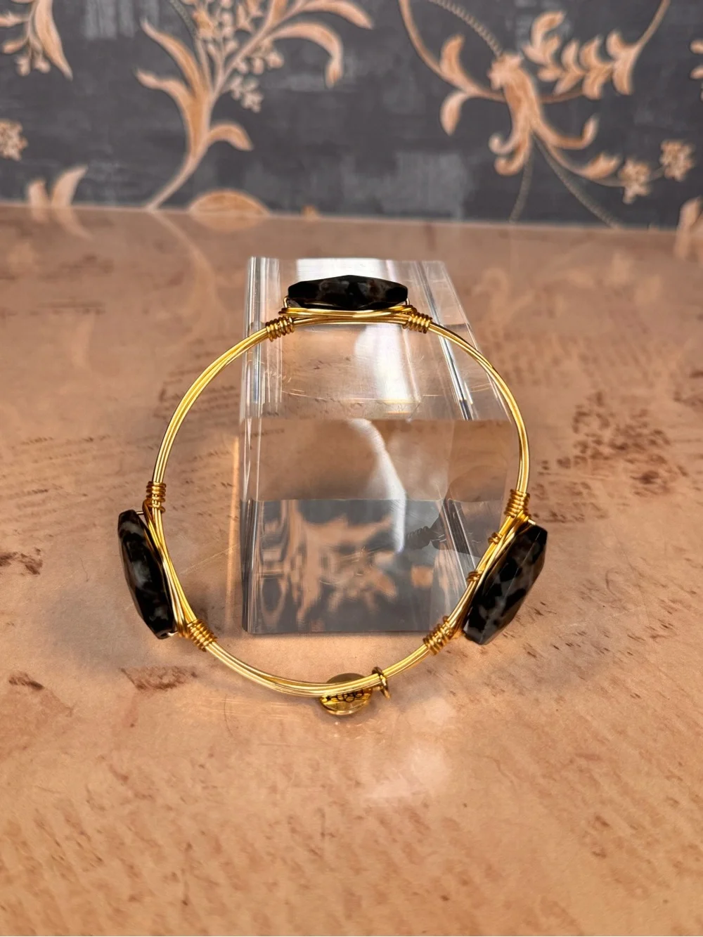 Bourbon & Boweties Gold Wire Stone Bangle Bracelet C30